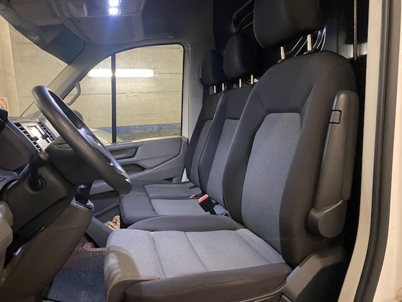 Volkswagen Crafter 35 Furgon BL TA L4H3 2.0TDI 103kW 140CV - GARANTIA FÁBRICA 07/2026 - Foto 29