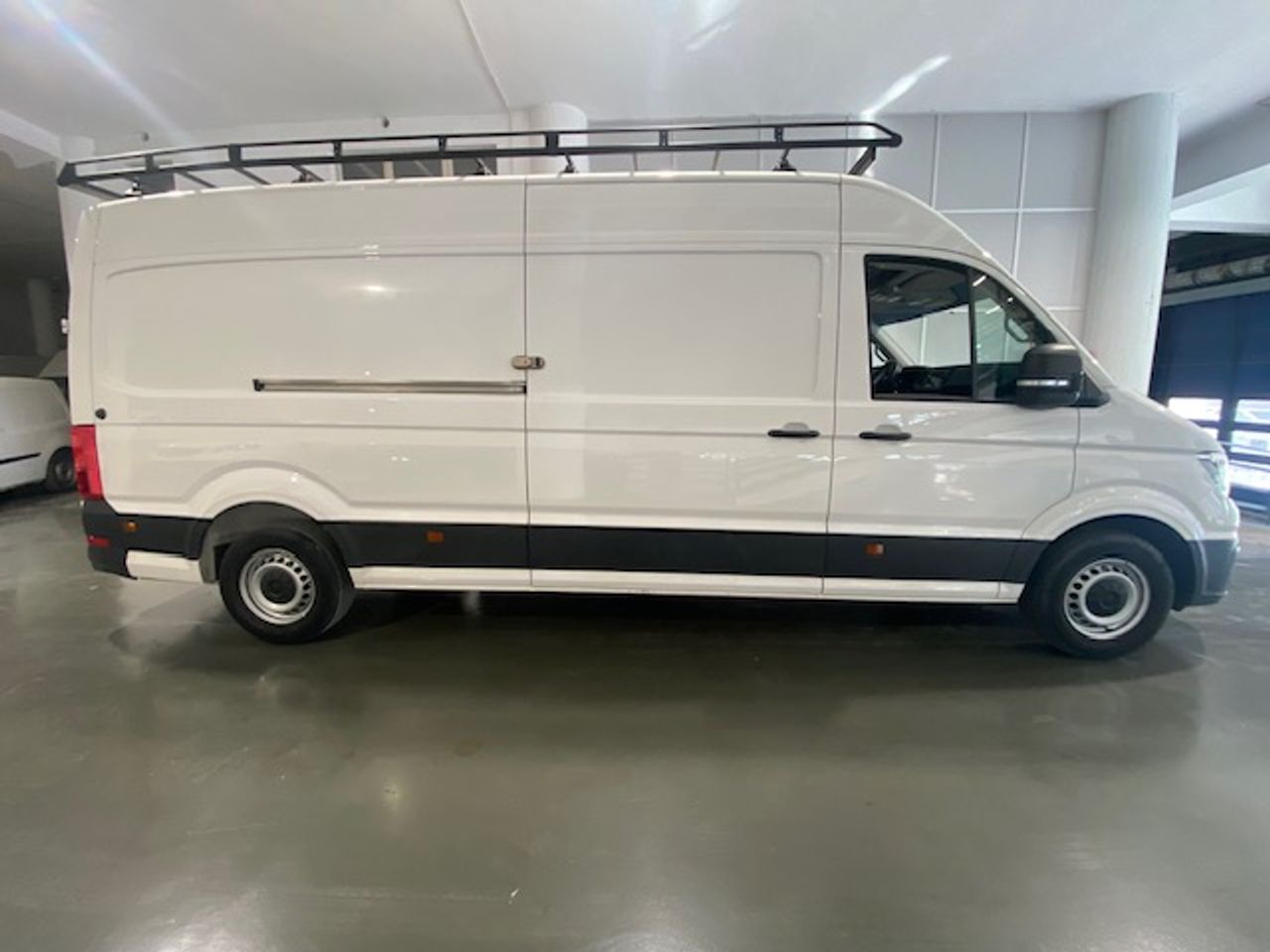Volkswagen Crafter 35 Furgon BL TA L4H3 2.0TDI 103kW 140CV - GARANTIA FÁBRICA 07/2026 - Foto 5