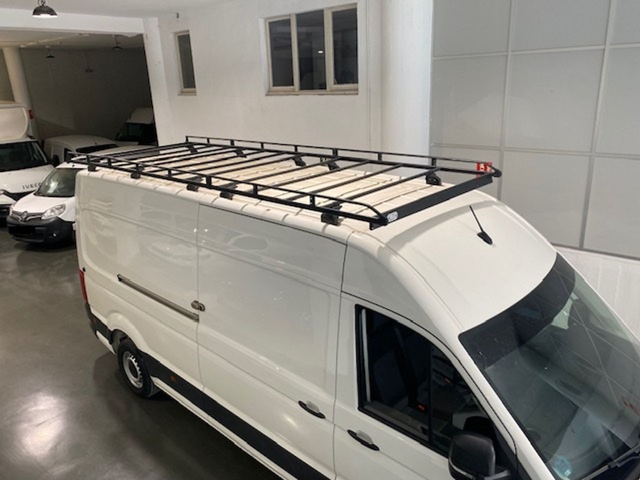 Volkswagen Crafter 35 Furgon BL TA L4H3 2.0TDI 103kW 140CV - GARANTIA FÁBRICA 07/2026 - Foto 33