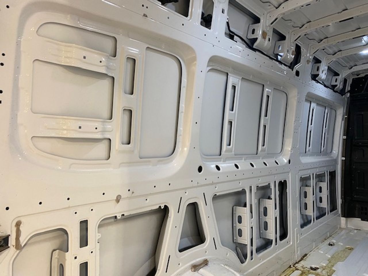 Volkswagen Crafter 35 Furgon BL TA L4H3 2.0TDI 103kW 140CV - GARANTIA FÁBRICA 07/2026 - Foto 15