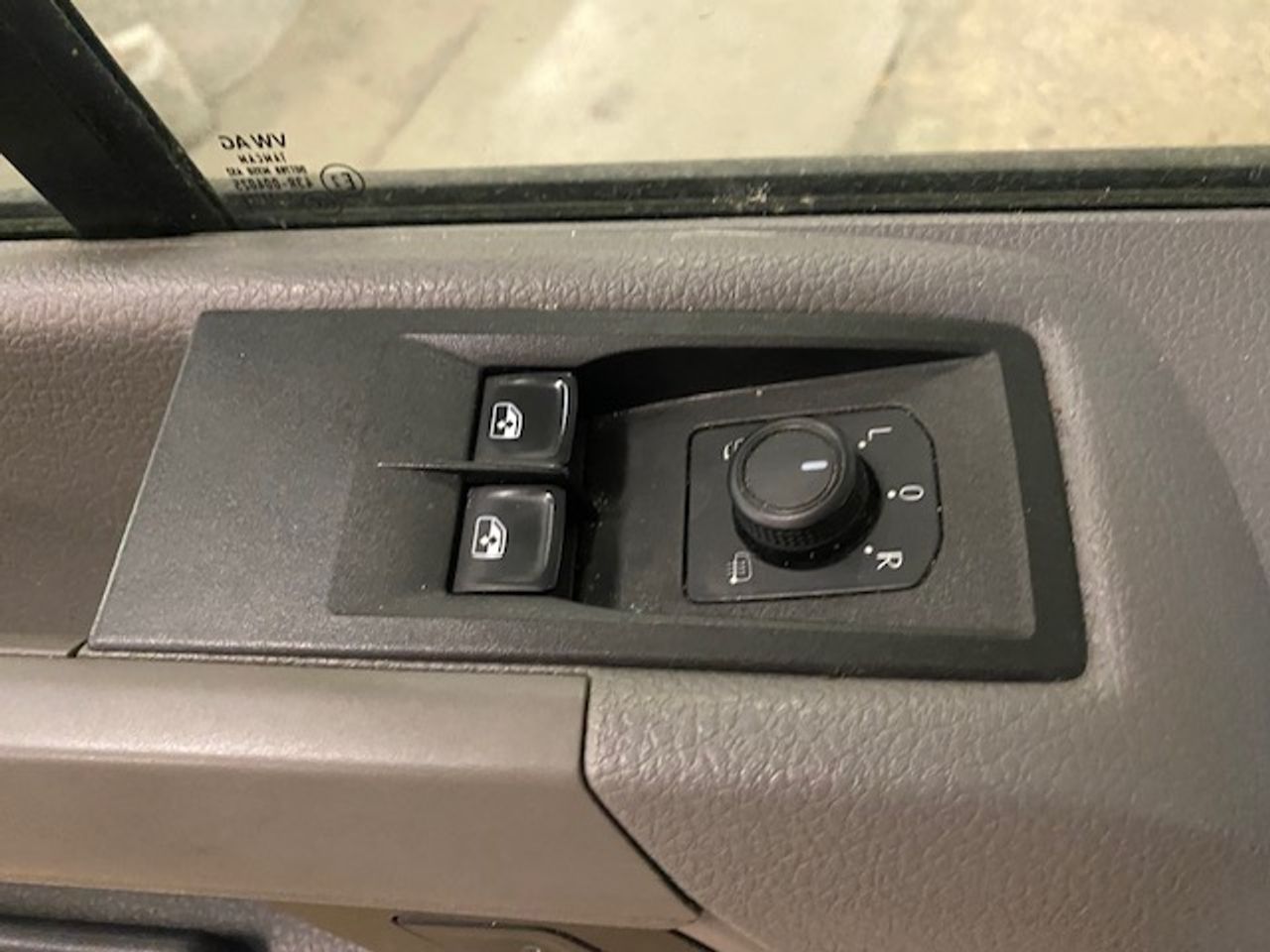 Volkswagen Crafter 35 Furgon BL TA L4H3 2.0TDI 103kW 140CV - GARANTIA FÁBRICA 07/2026 - Foto 25