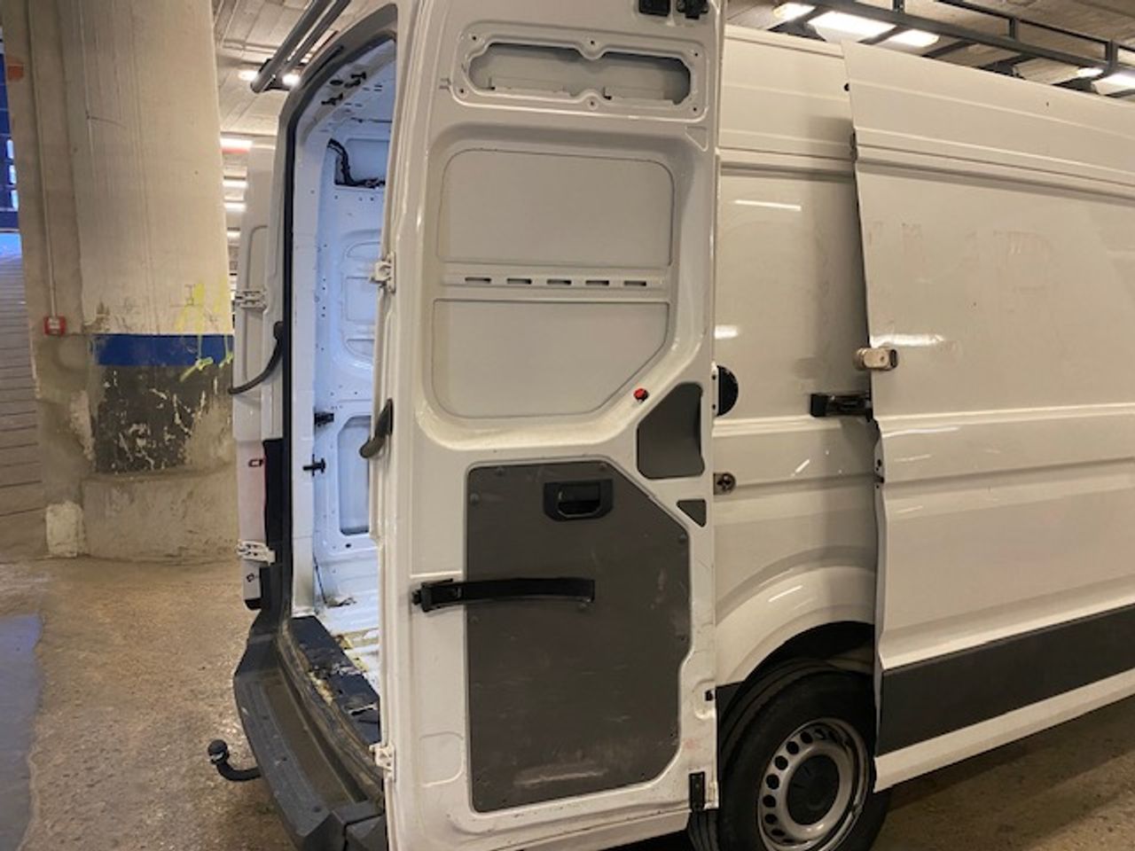 Volkswagen Crafter 35 Furgon BL TA L4H3 2.0TDI 103kW 140CV - GARANTIA FÁBRICA 07/2026 - Foto 13