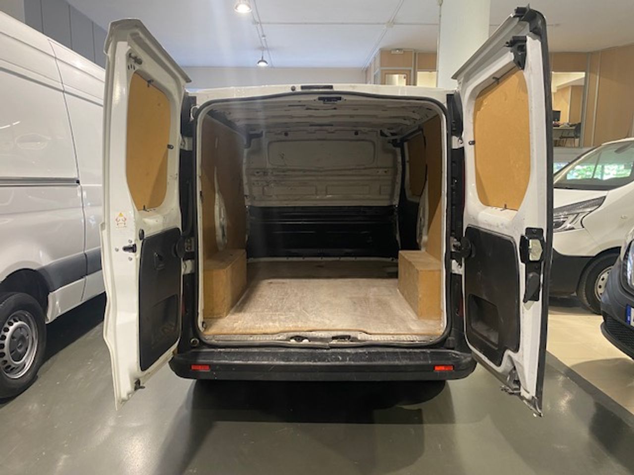 Renault Trafic Furgón L1H1 dCi 110cv - GARANTIA MECANICA - Foto 9