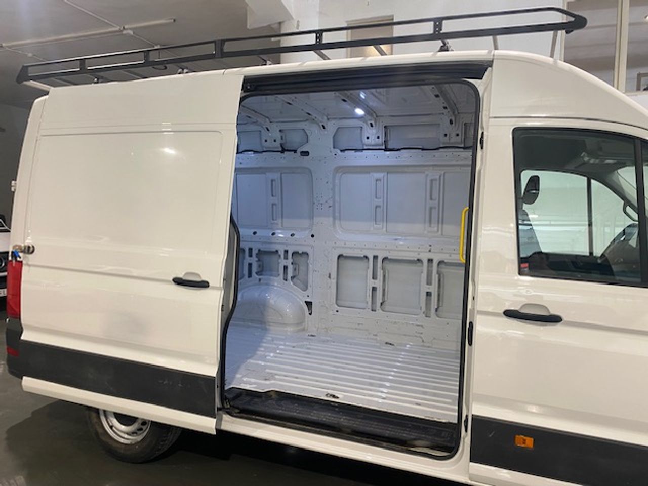 Volkswagen Crafter 35 Furgon BM TA L3H3 2.0TDI 103kW140CV - GARANTIA MECANICA - Foto 14