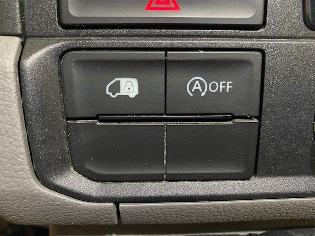 Volkswagen Crafter 35 Furgon BM TA L3H3 2.0TDI 103kW140CV - GARANTIA MECANICA - Foto 26