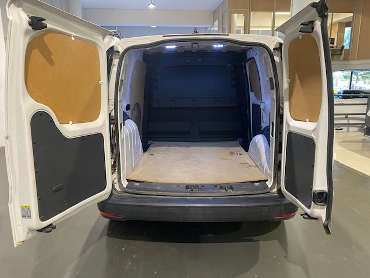 Volkswagen Caddy Cargo 2.0 TDI 90kW 122CV 4MOTION - GARANTIA MECANICA - Foto 11