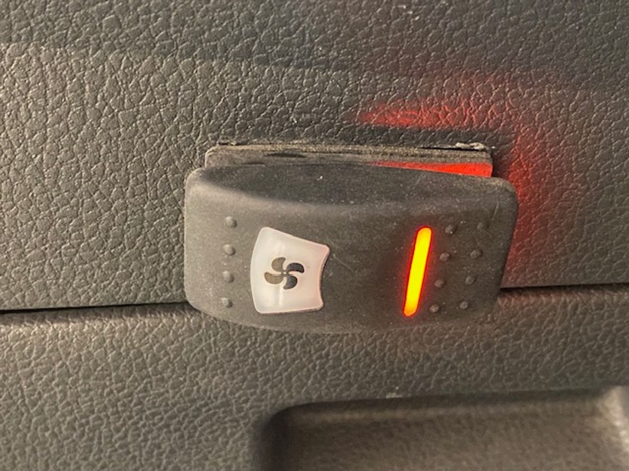 Volkswagen Caddy Cargo 2.0 TDI 90kW 122CV 4MOTION - GARANTIA MECANICA - Foto 31