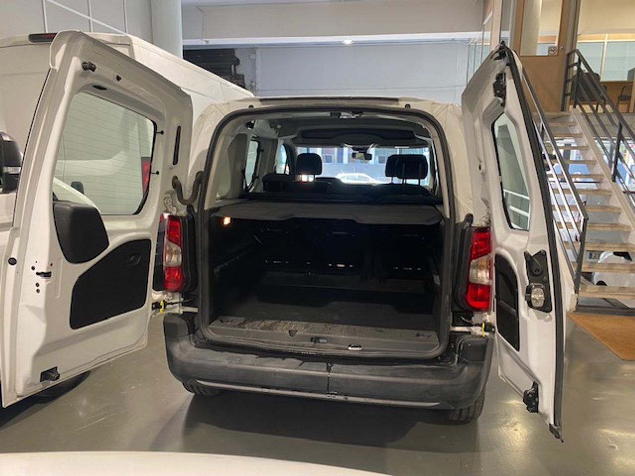 Peugeot Rifter Access Standard BlueHDI 73KW 100 cv - GARANTIA MECANICA - Foto 9