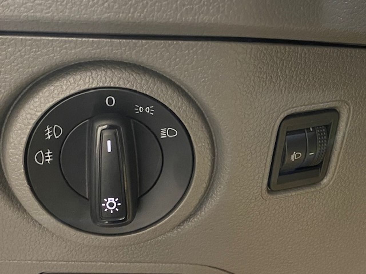 Volkswagen Crafter Crafter Ch. Cb. 2.0TDI SCR RWD 35 BL L4 103kW - GARANTIA MECANICA - Foto 33