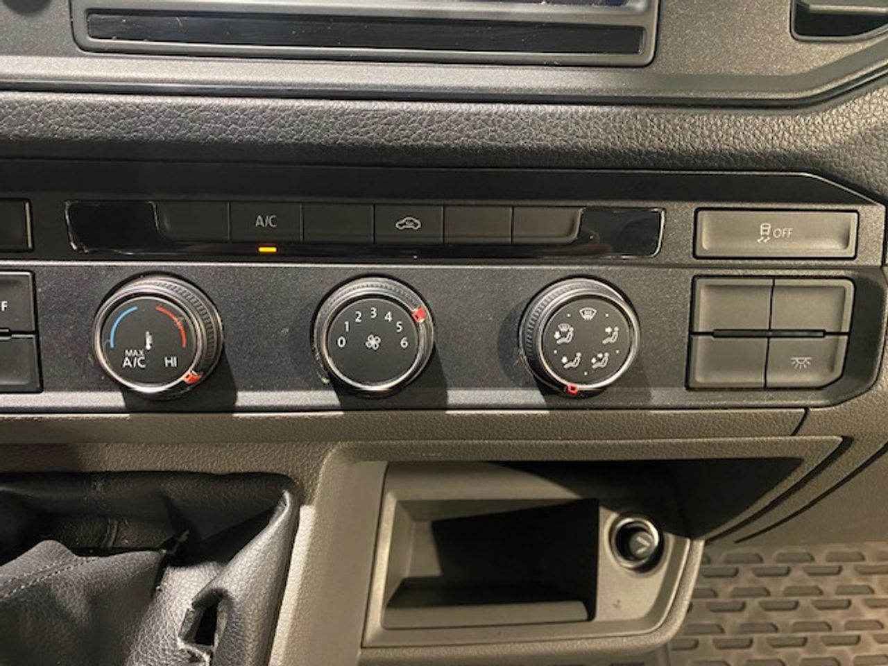 Volkswagen Crafter Crafter Ch. Cb. 2.0TDI SCR RWD 35 BL L4 103kW - GARANTIA MECANICA - Foto 27