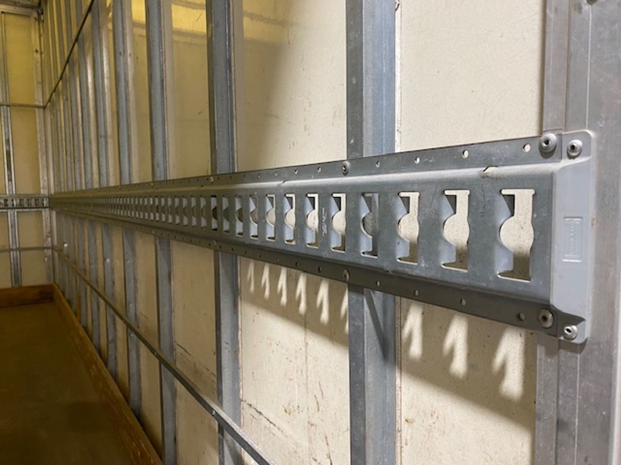 Volkswagen Crafter Crafter Ch. Cb. 2.0TDI SCR RWD 35 BL L4 103kW - GARANTIA MECANICA - Foto 19