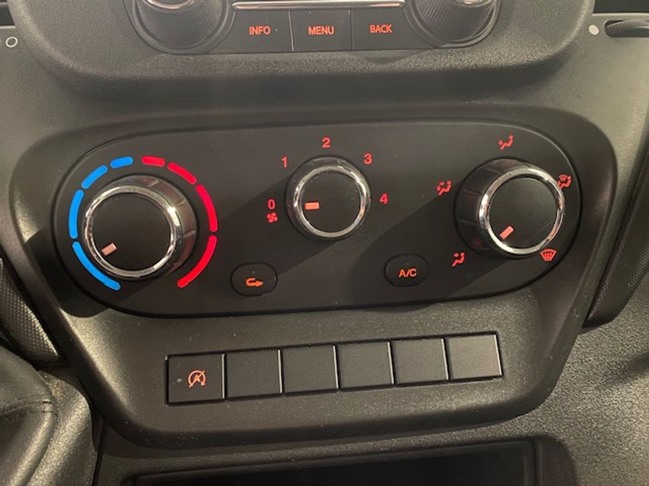 Iveco Daily Furgón 35S12 V 3520L H2 12.0 120cv - GARANTIA MECANICA - Foto 18