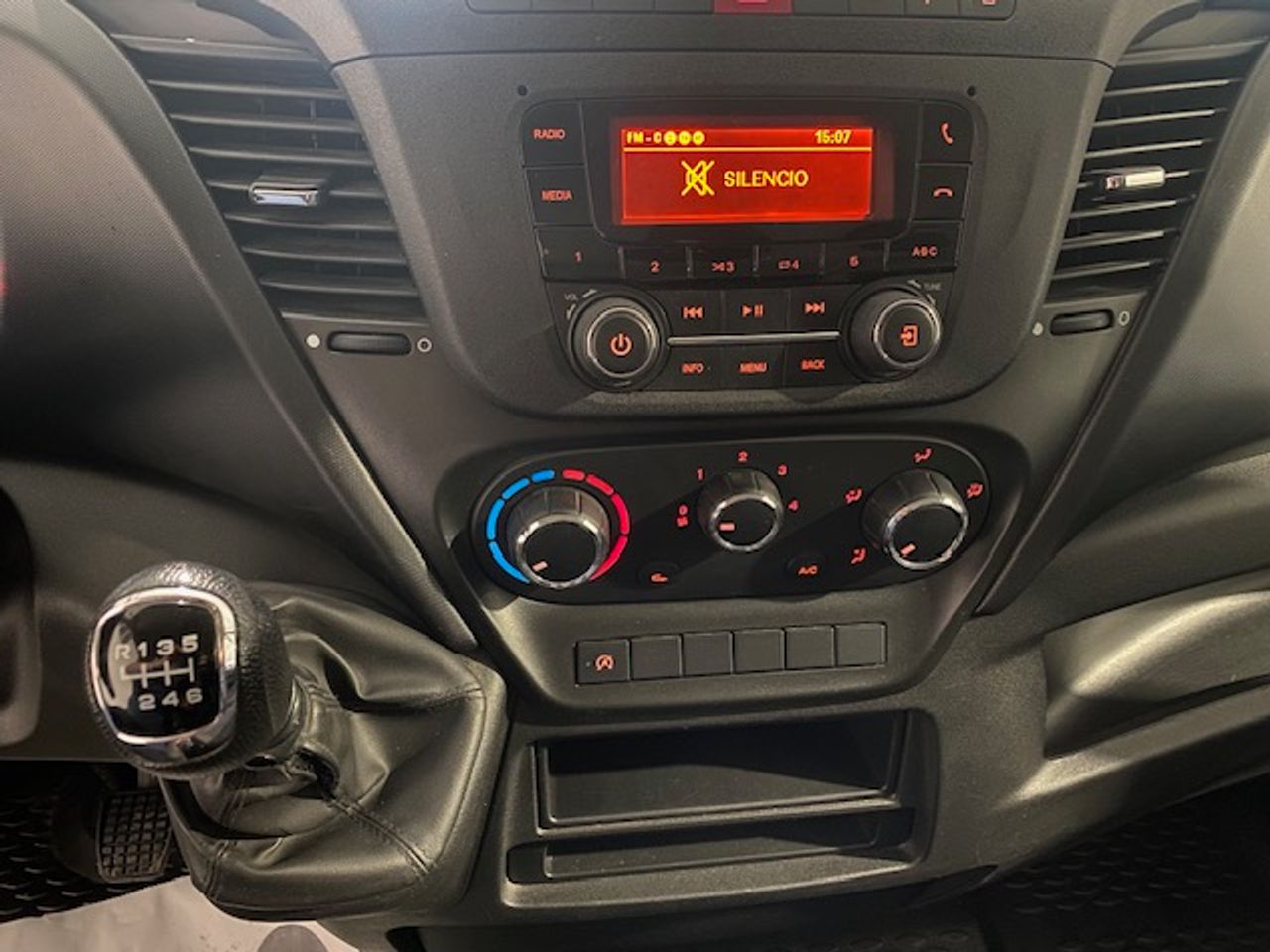 Iveco Daily Furgón 35S12 V 3520L H2 12.0 120cv - GARANTIA MECANICA - Foto 14