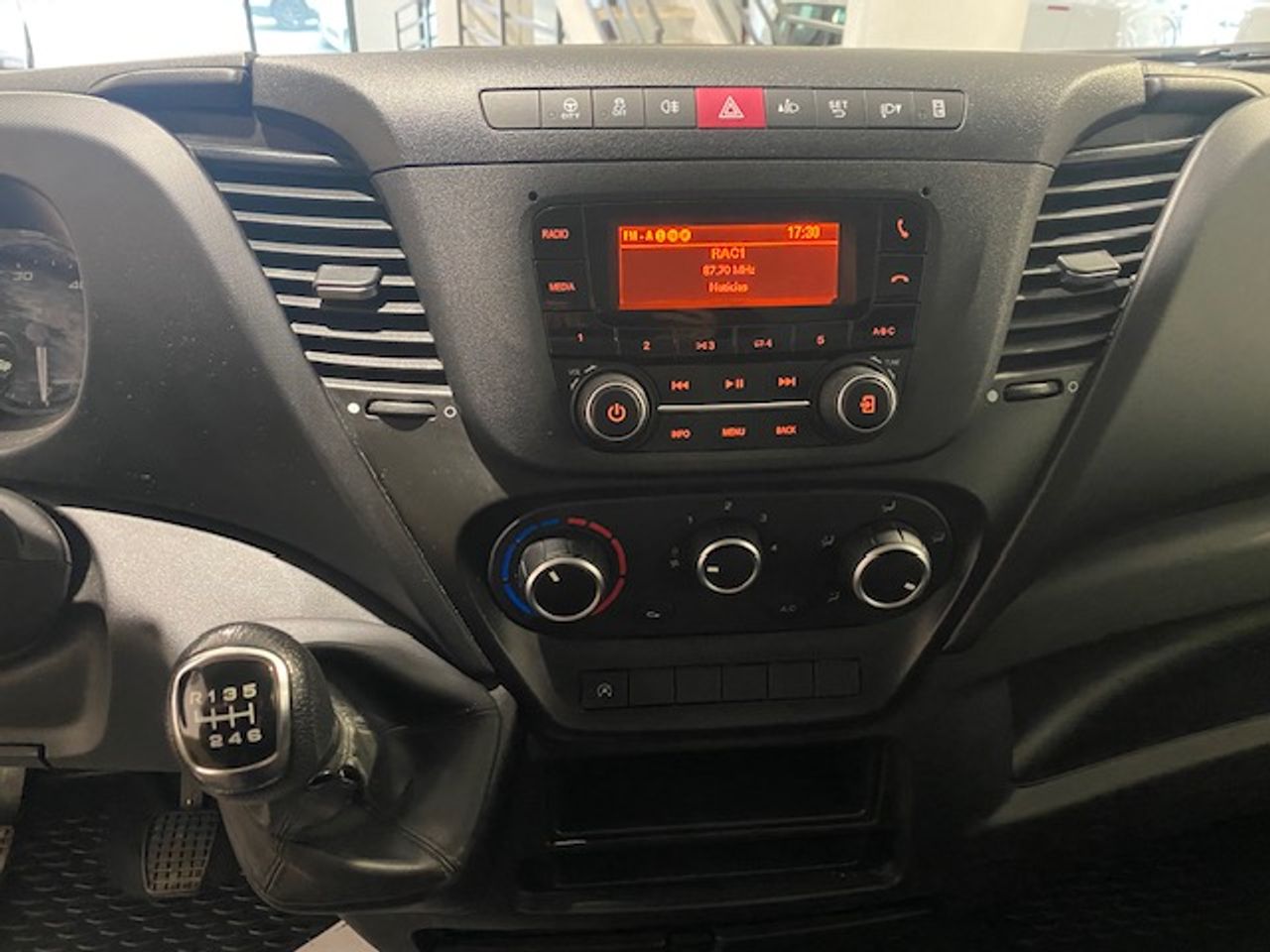 Iveco Daily Furgón 35S16 V 3520 L4H2 16.0 160cv - GARANTIA MECANICA - Foto 21