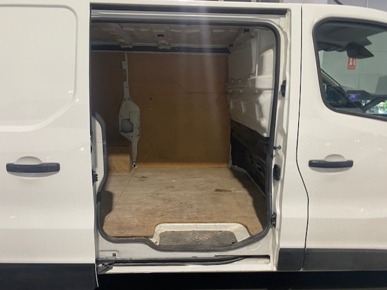 Renault Trafic Furgón L1H1 dCi 110cv - GARANTIA MECANICA - Foto 11