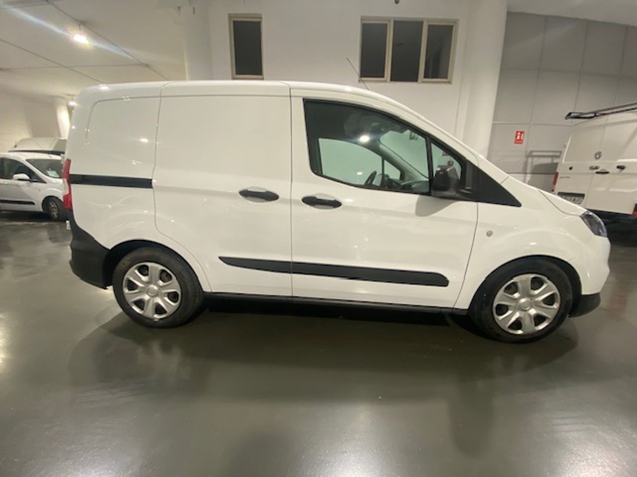 Ford Transit Courier Van 1.5 TDCi Trend 95cv - Foto 5