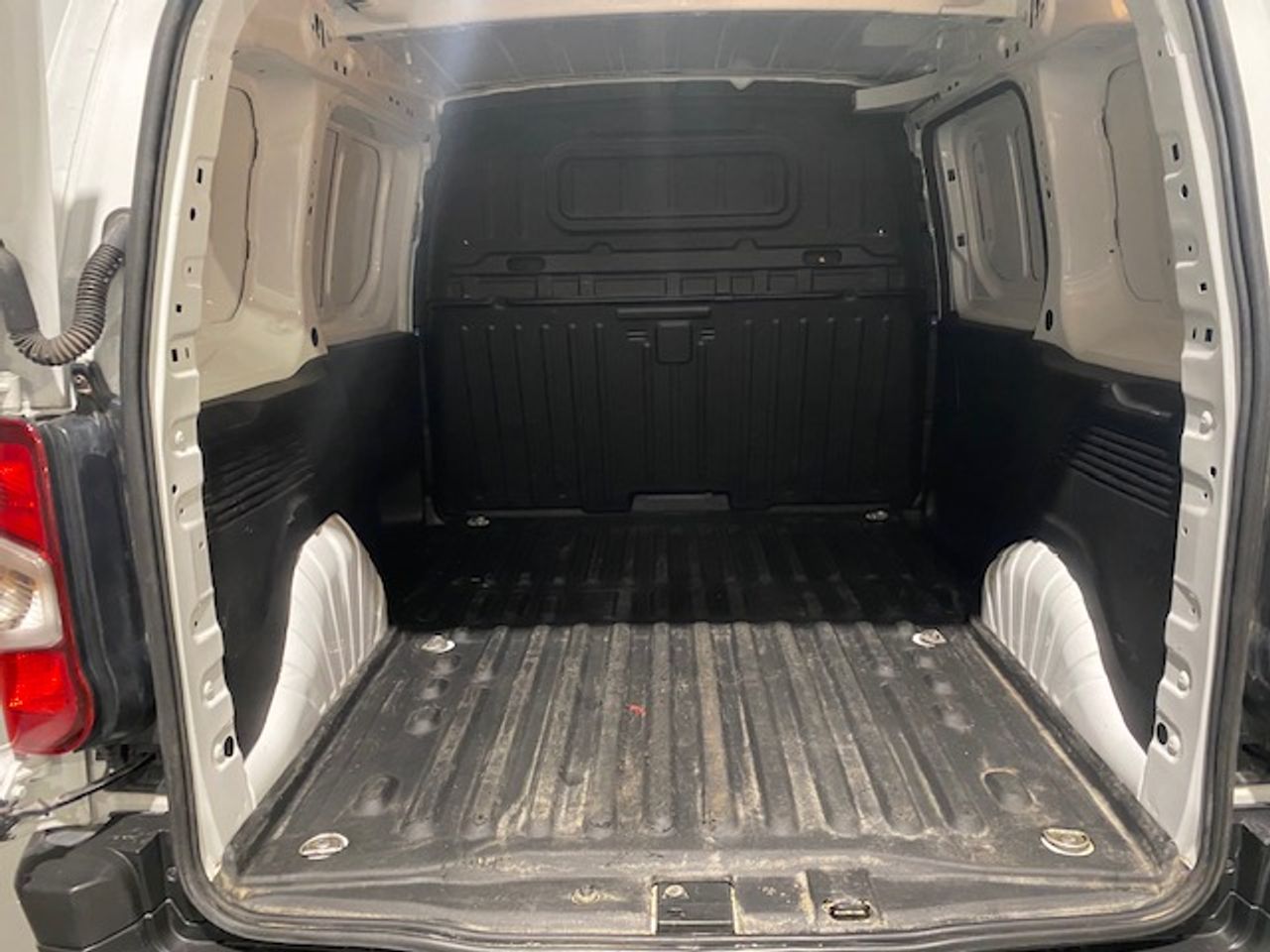 Peugeot Partner Standard 600kg BlueHDi 73kW - Foto 11