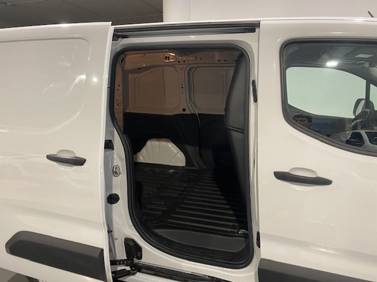 Peugeot Partner Standard 600kg BlueHDi 73kW - Foto 15