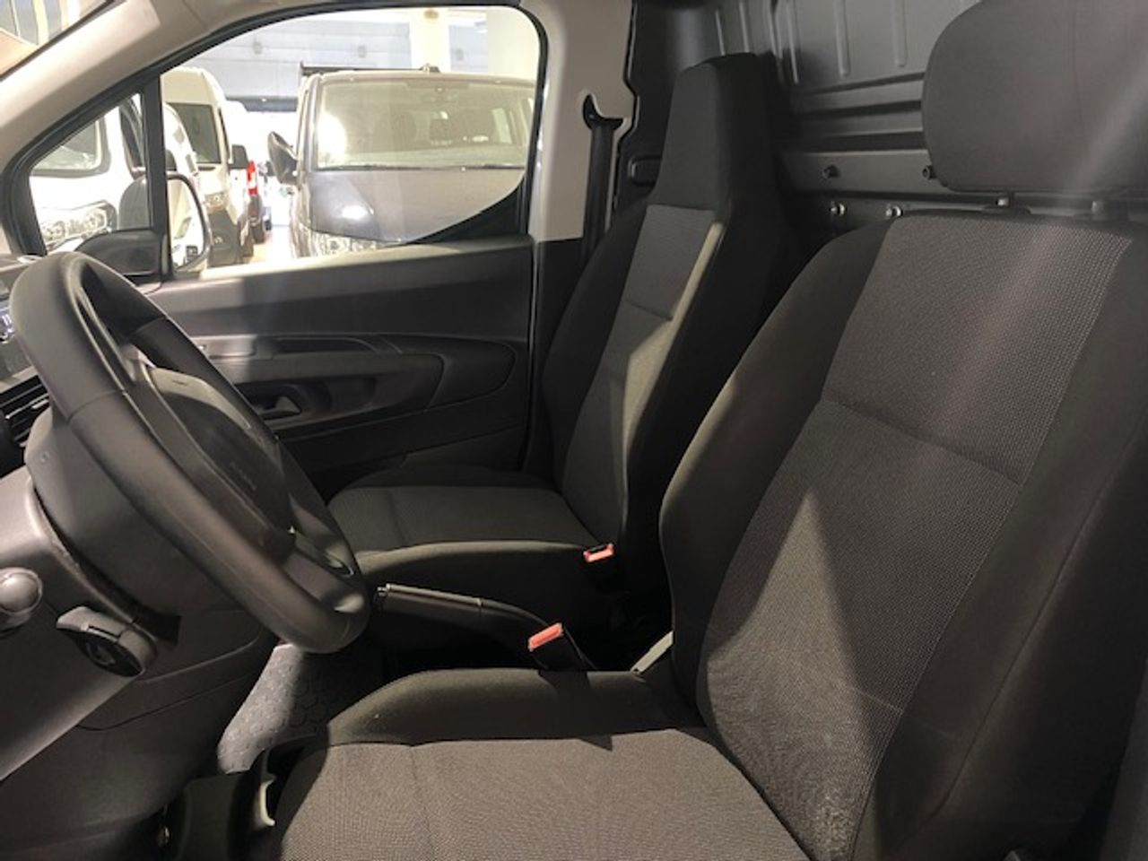 Peugeot Partner Standard 600kg BlueHDi 73kW - Foto 29