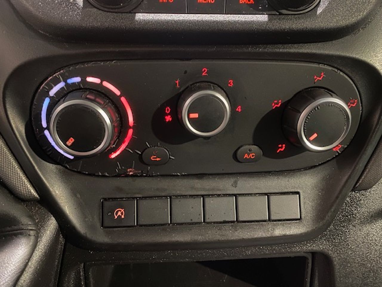 Iveco Daily 35c14 3750 Plataforma Elevadora - GARANTIA MECANICA - Foto 24