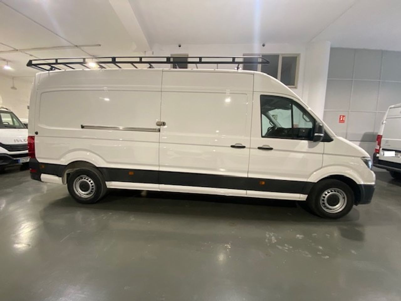 Volkswagen Crafter 35 Furgon BL TA L4H3 2.0TDI 103kW 140CV - GARANTIA FÁBRICA 07/2026 - Foto 5