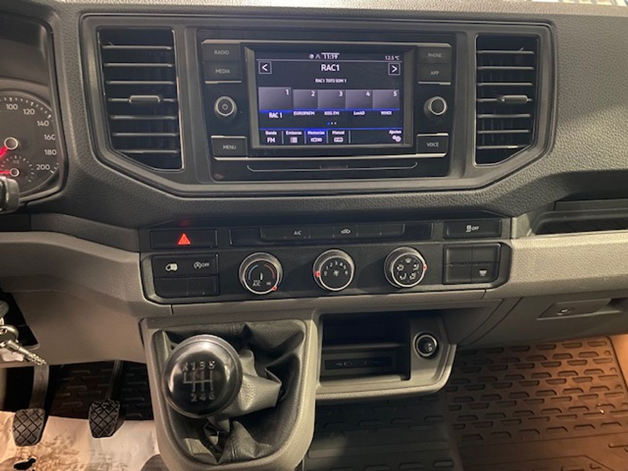 Volkswagen Crafter 35 Furgon BL TA L4H3 2.0TDI 103kW 140CV - GARANTIA FÁBRICA 07/2026 - Foto 19