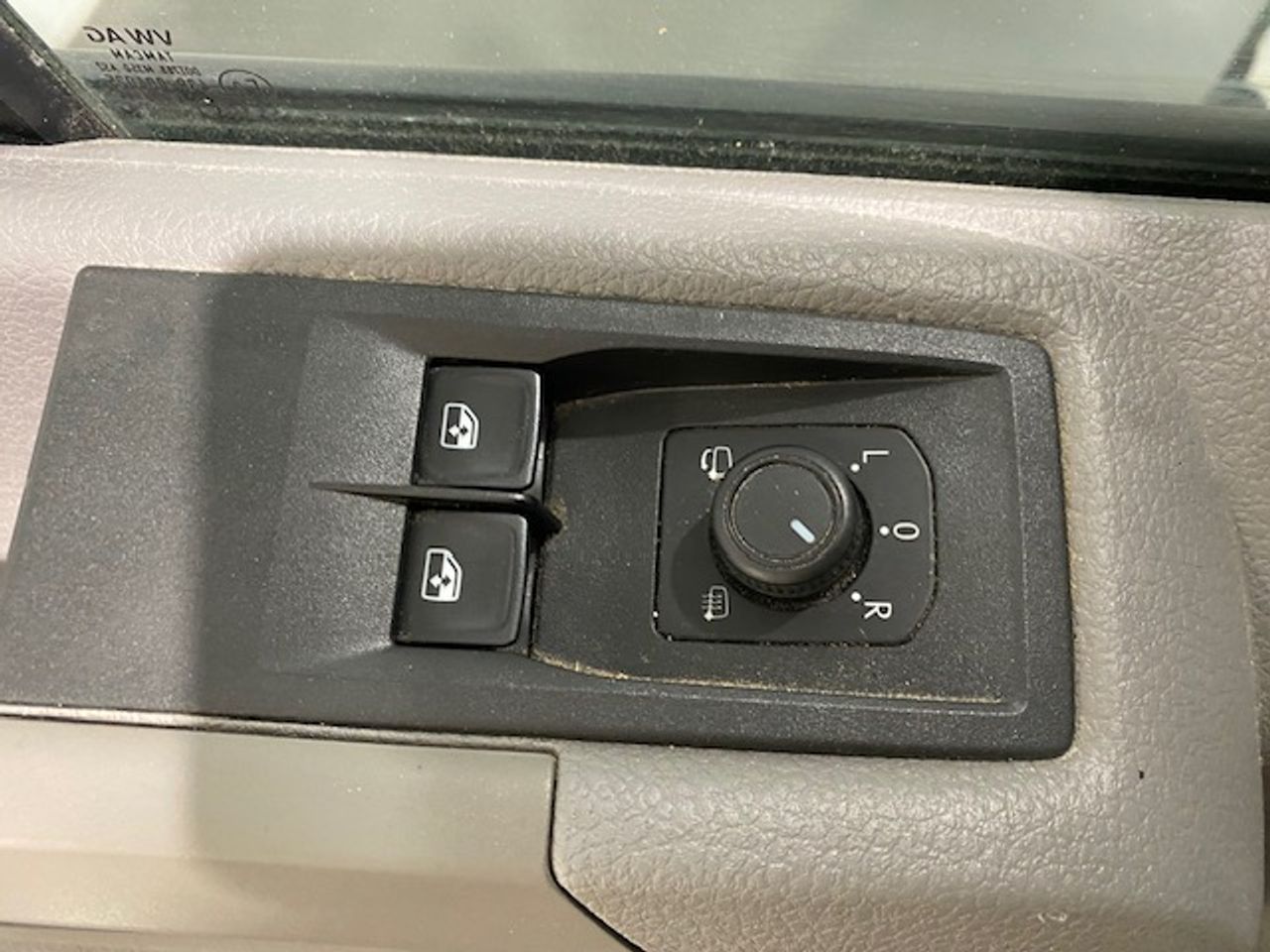 Volkswagen Crafter 35 Furgon BL TA L4H3 2.0TDI 103kW 140CV - GARANTIA FÁBRICA 07/2026 - Foto 27