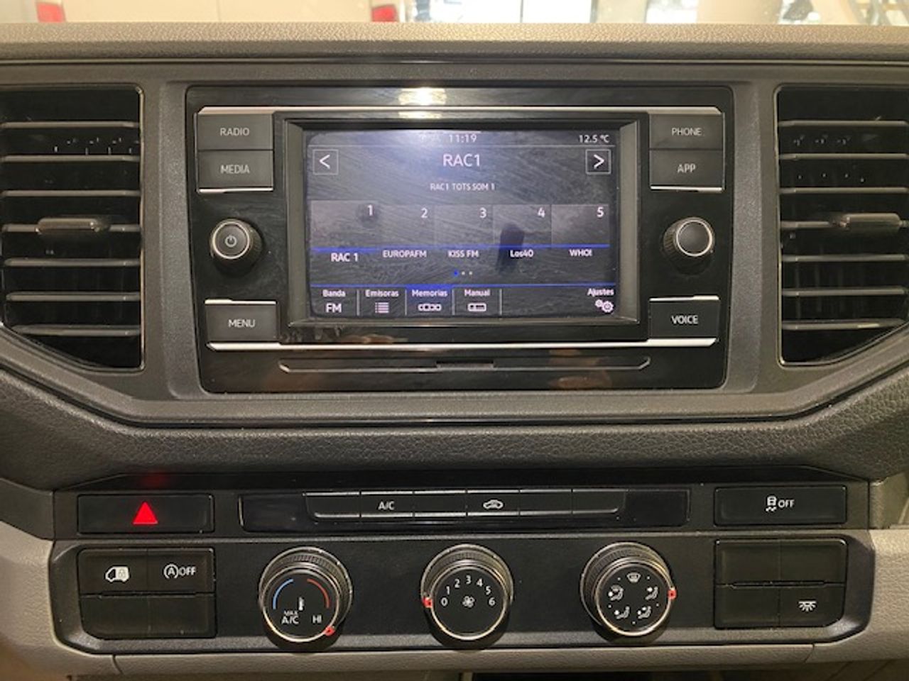 Volkswagen Crafter 35 Furgon BL TA L4H3 2.0TDI 103kW 140CV - GARANTIA FÁBRICA 07/2026 - Foto 21