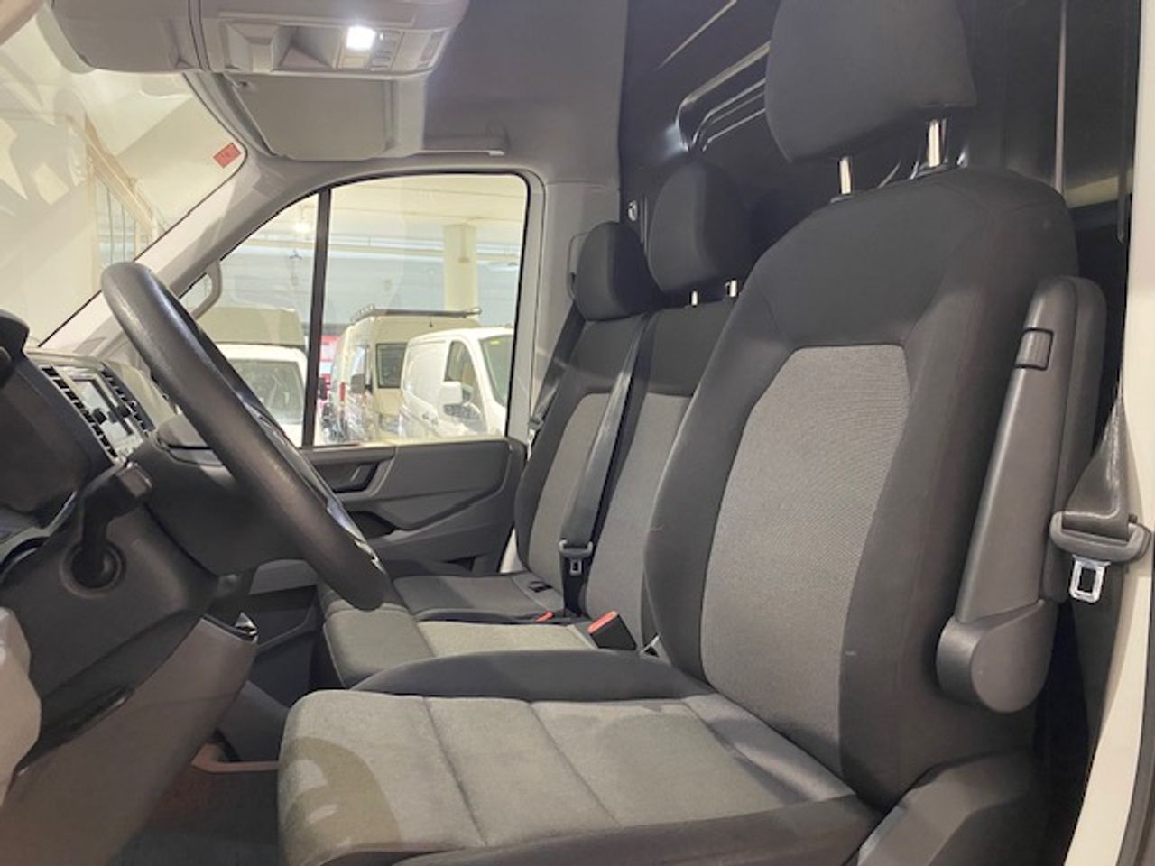 Volkswagen Crafter 35 Furgon BL TA L4H3 2.0TDI 103kW 140CV - GARANTIA FÁBRICA 07/2026 - Foto 31