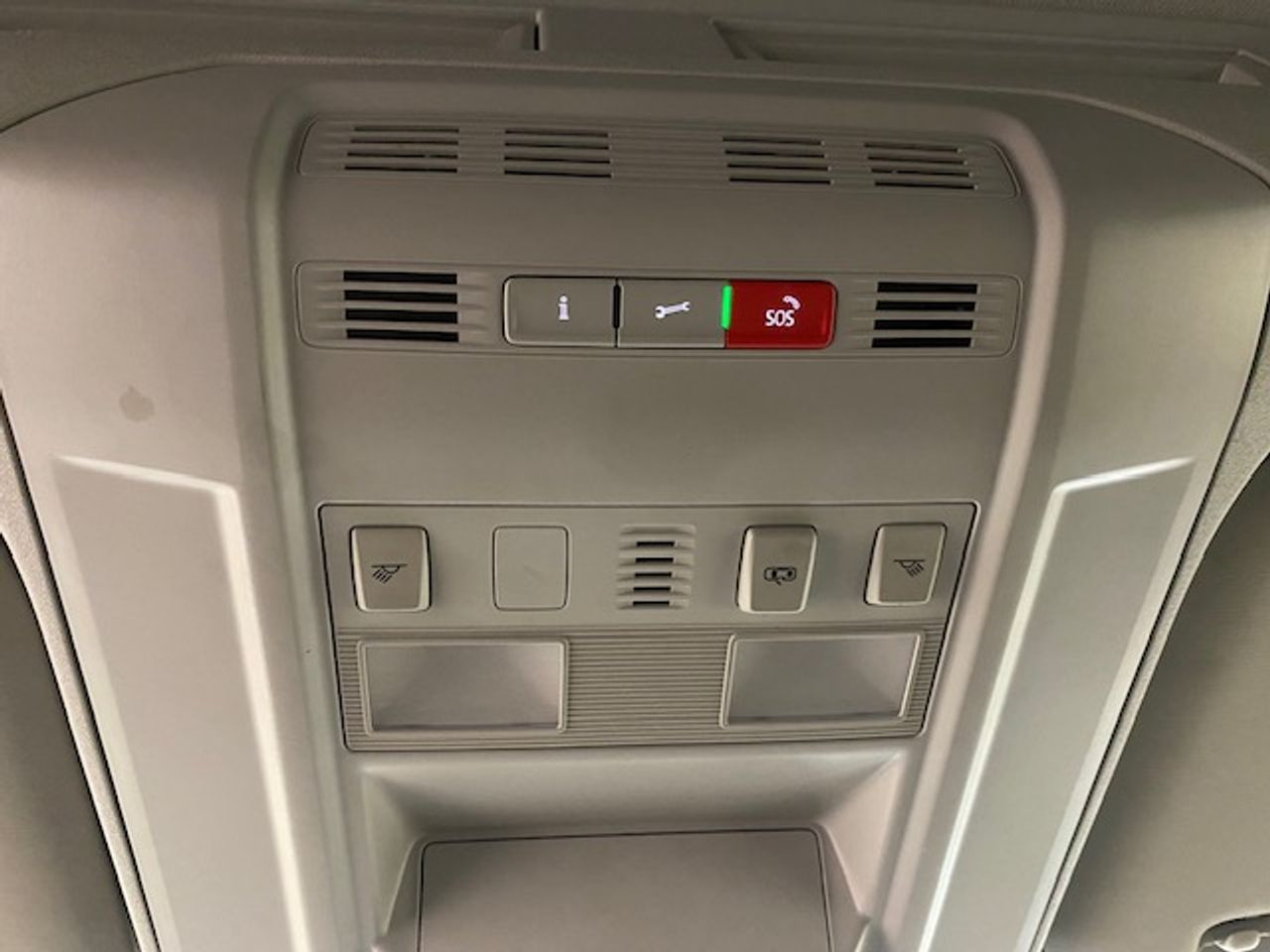 Volkswagen Crafter 35 Furgon BL TA L4H3 2.0TDI 103kW 140CV - GARANTIA FÁBRICA 07/2026 - Foto 34