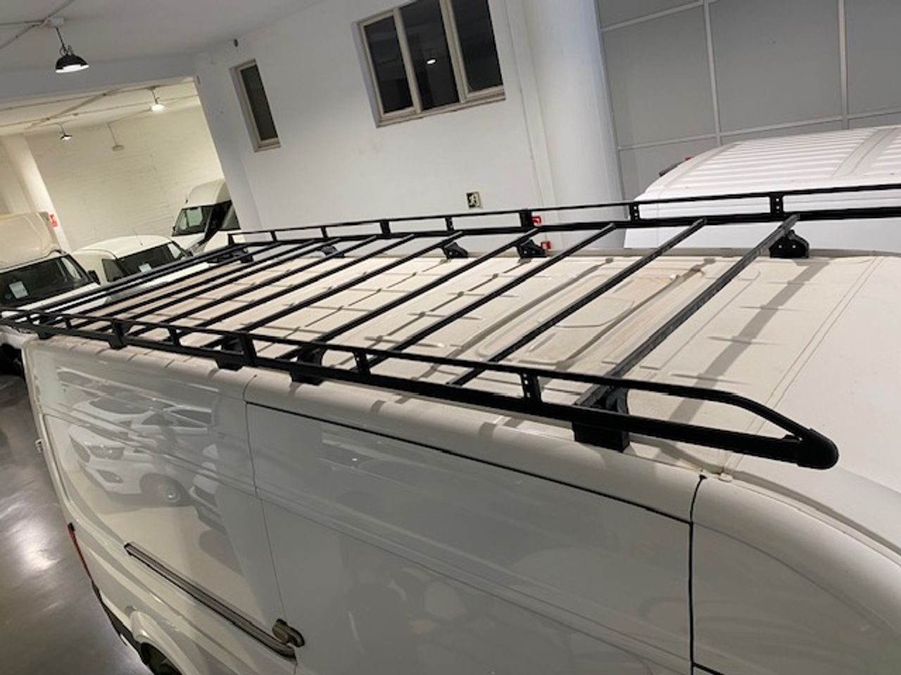 Volkswagen Crafter 35 Furgon BL TA L4H3 2.0TDI 103kW 140CV - GARANTIA FÁBRICA 07/2026 - Foto 37