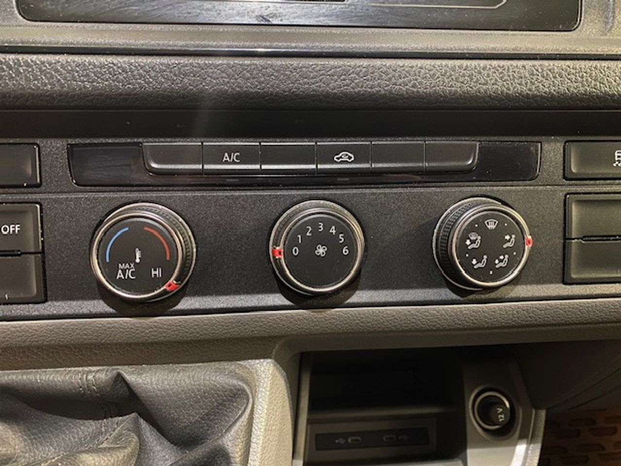 Volkswagen Crafter 35 Furgon BL TA L4H3 2.0TDI 103kW 140CV - GARANTIA FÁBRICA 07/2026 - Foto 24