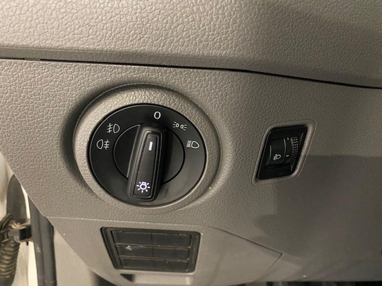 Volkswagen Crafter 35 Furgon BM TN L3H2 2.0TDI 103kW140CV - GARANTIA FÁBRICA 07/2026 - Foto 33