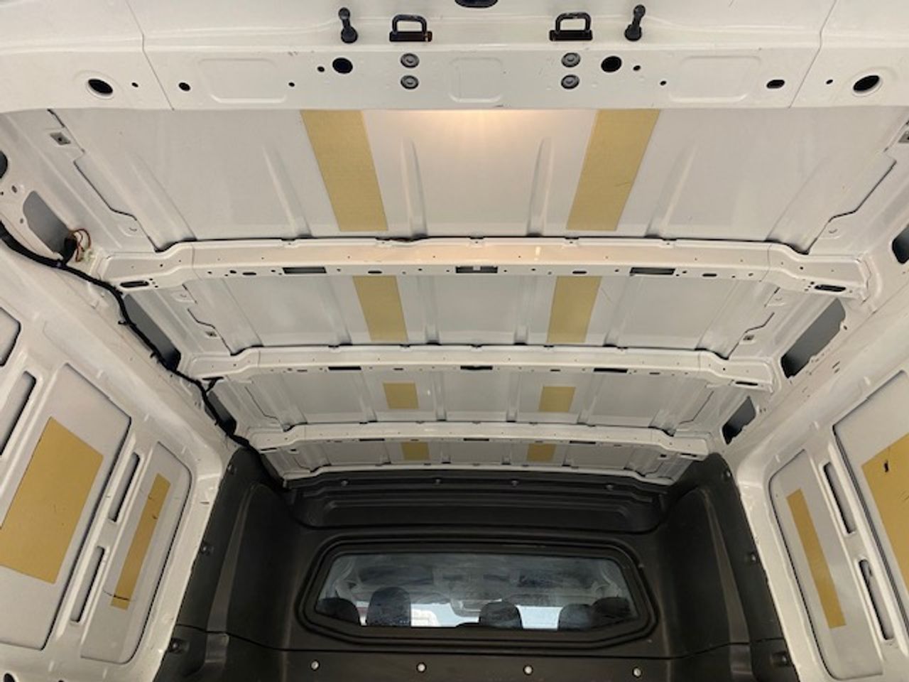 Volkswagen Crafter 35 Furgon BM TN L3H2 2.0TDI 103kW140CV - GARANTIA FÁBRICA 07/2026 - Foto 18