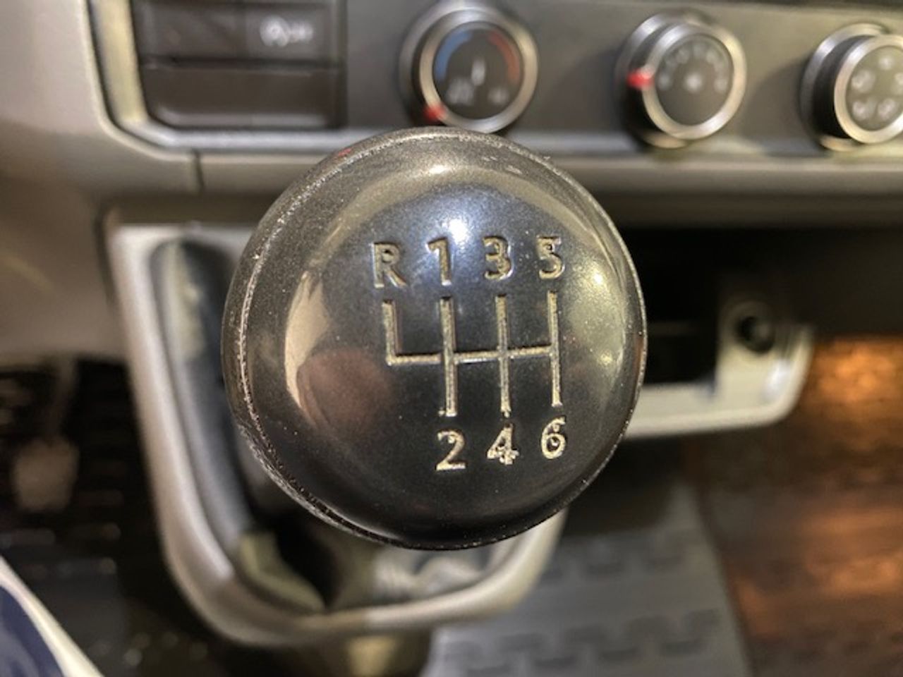 Volkswagen Crafter 35 Furgon BM TN L3H2 2.0TDI 103kW140CV - GARANTIA FÁBRICA 07/2026 - Foto 28