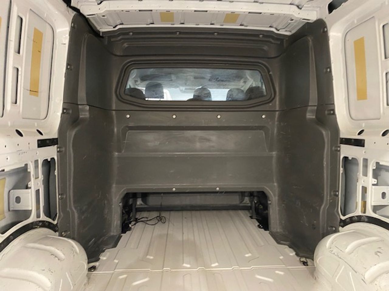 Volkswagen Crafter 35 Furgon BM TN L3H2 2.0TDI 103kW140CV - GARANTIA FÁBRICA 07/2026 - Foto 15