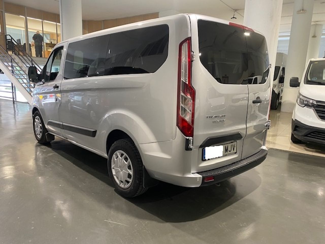 Ford Transit Custom Kombi 2.0 TDCI 320 L1 Trend - GARANTIA FÁBRICA 08/2026 - Foto 6