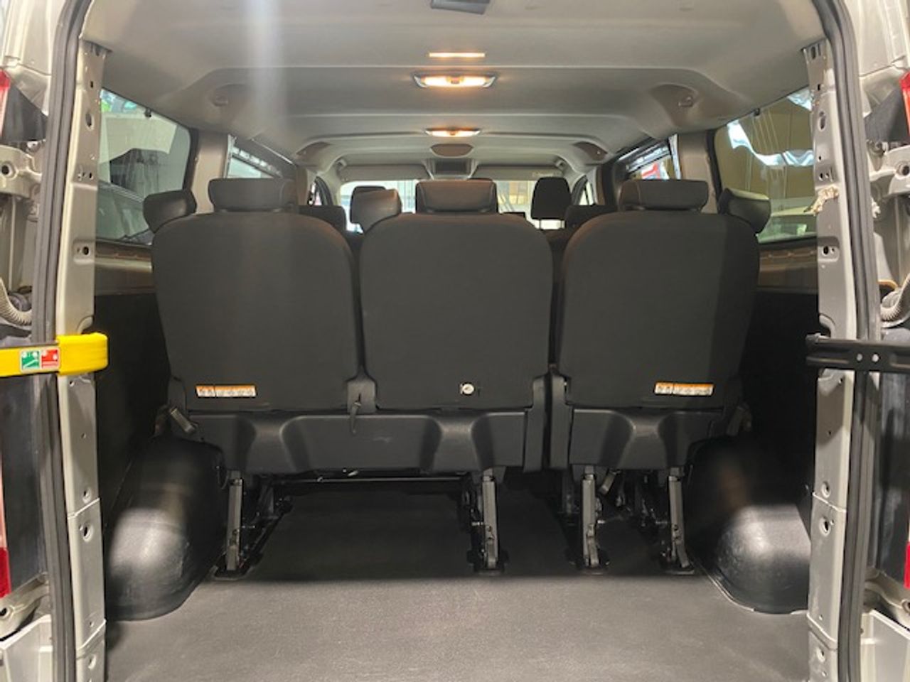 Ford Transit Custom Kombi 2.0 TDCI 320 L1 Trend - GARANTIA FÁBRICA 08/2026 - Foto 12