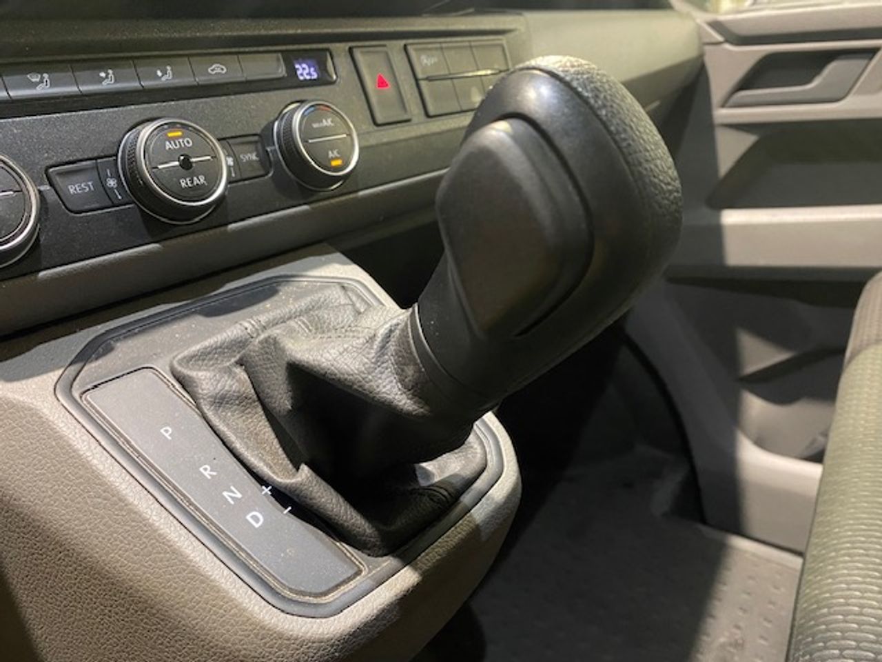 Volkswagen Caravelle Origin Corta 2.0 TDI 110kW BMT DSG - GARANTIA MECANICA - Foto 20