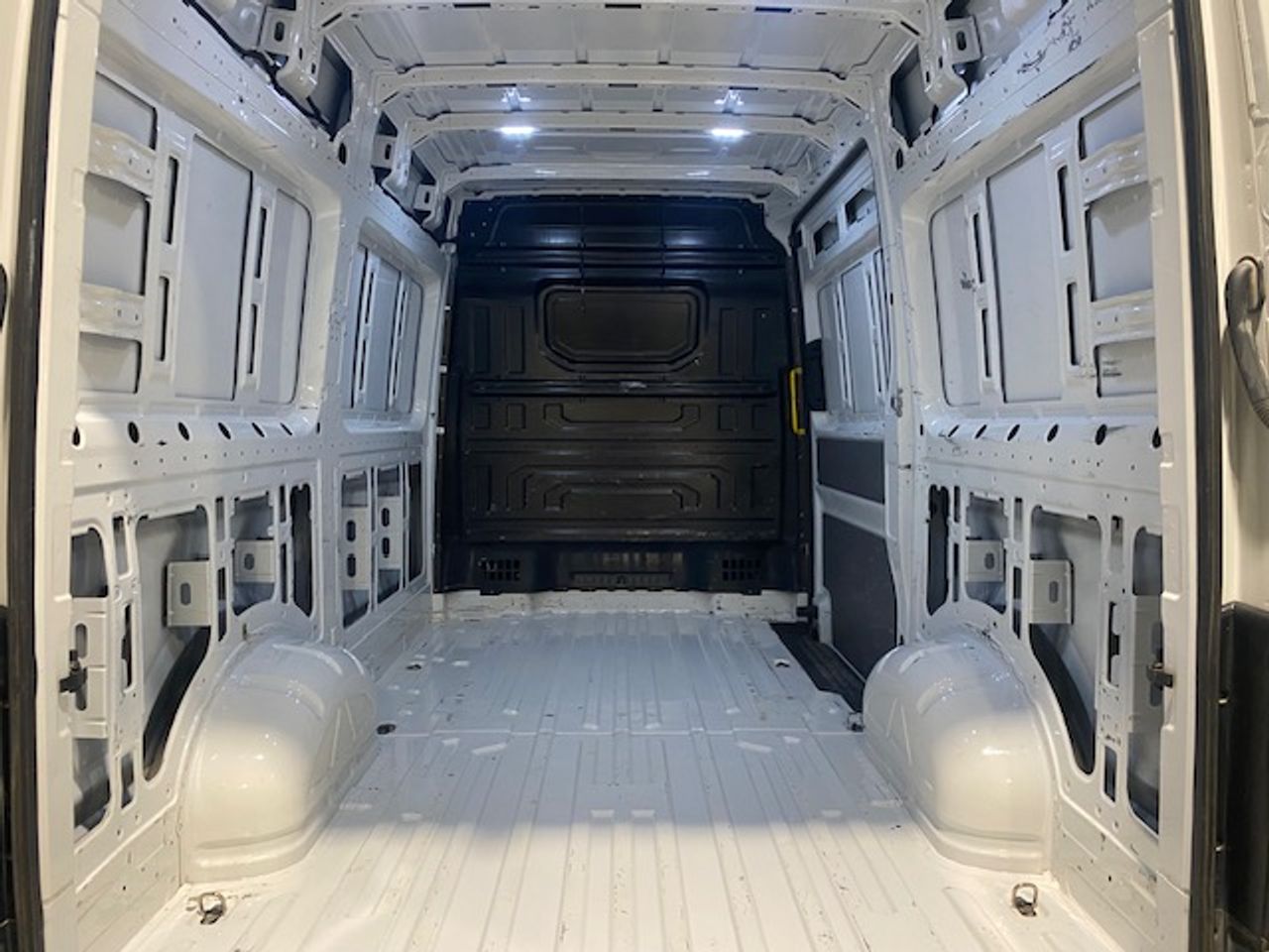 Volkswagen Crafter 35 Furgon BM TA L3H3 2.0TDI 103kW140CV - GARANTIA MECANICA - Foto 13