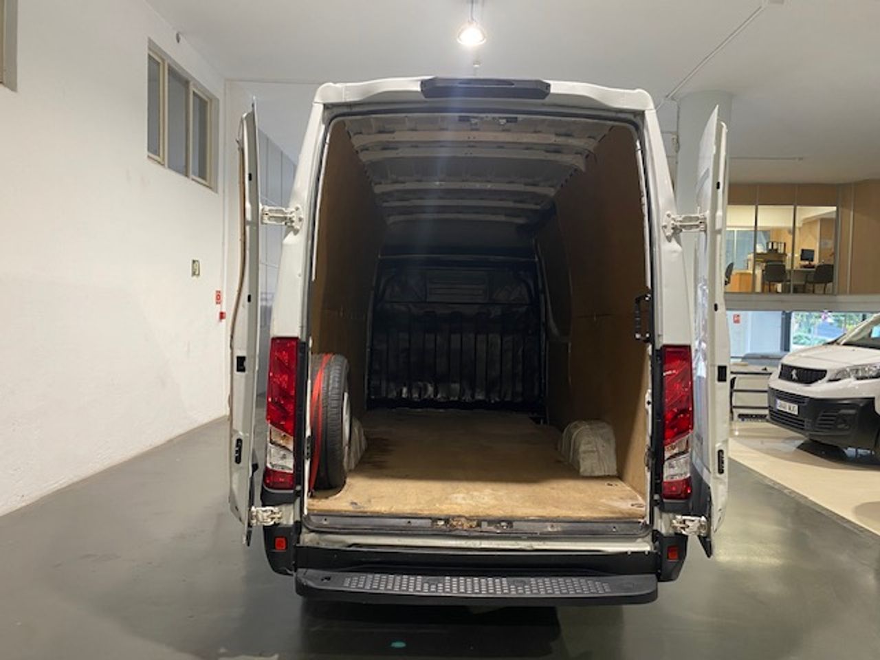 Iveco Daily Furgón 35S12 V 3520L H2 12.0 120cv - GARANTIA MECANICA - Foto 10