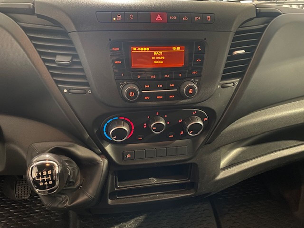 Iveco Daily Furgón 35S12 V 3520L H2 12.0 120cv - GARANTIA MECANICA - Foto 14