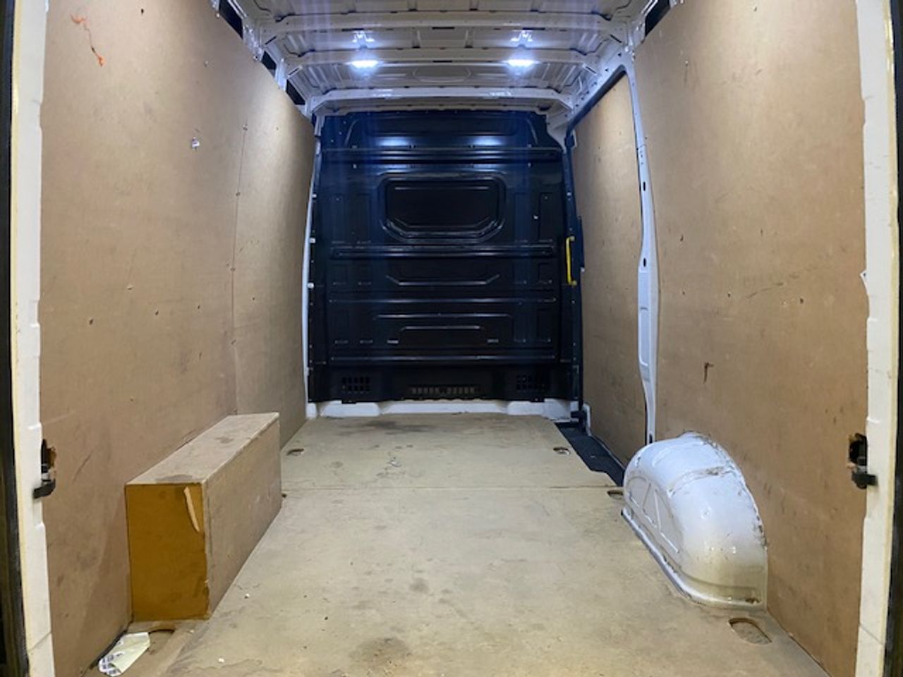 Volkswagen Crafter 35 Furgon BM TA L3H3 2.0TDI 103kW140CV - GARANTIA MECANICA - Foto 12