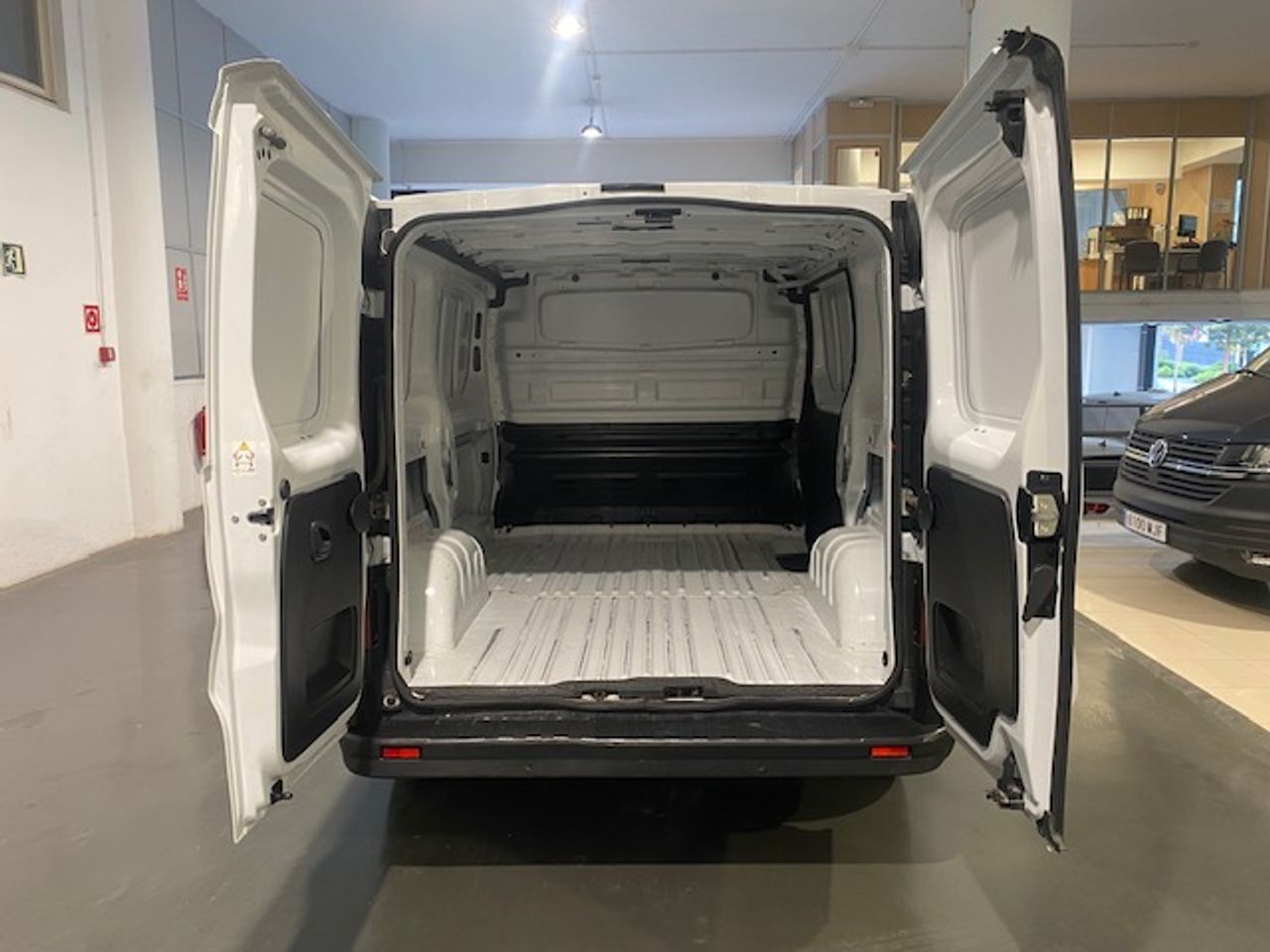 Renault Trafic Furgon L1H1 Blue dCi 130 CV - GARANTIA FÁBRICA 06/2027 - Foto 9