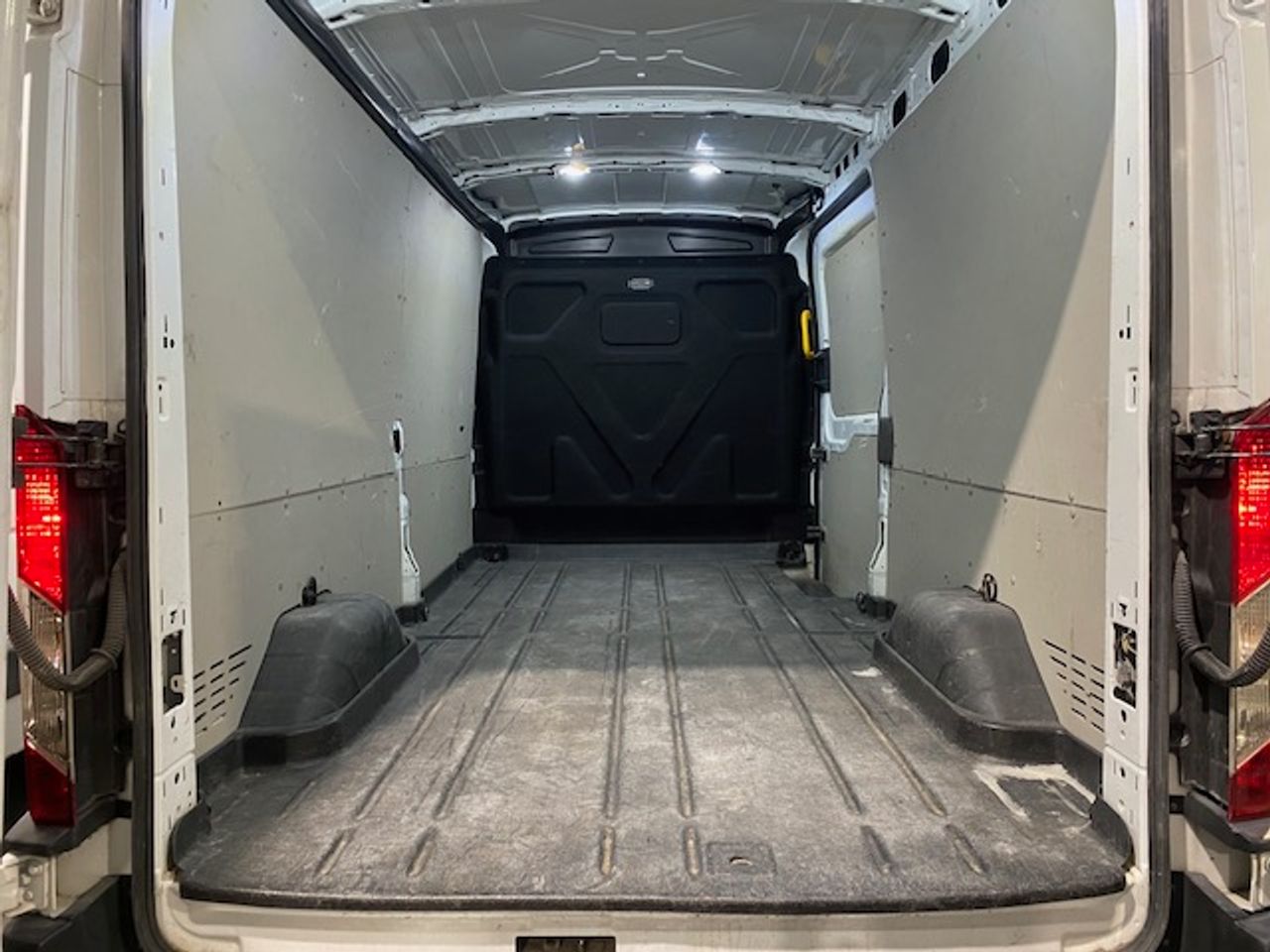 Ford Transit Furgon 2,0 EcoBlue L3H2 Trend 130cv - GARANTIA MECANICA - Foto 10