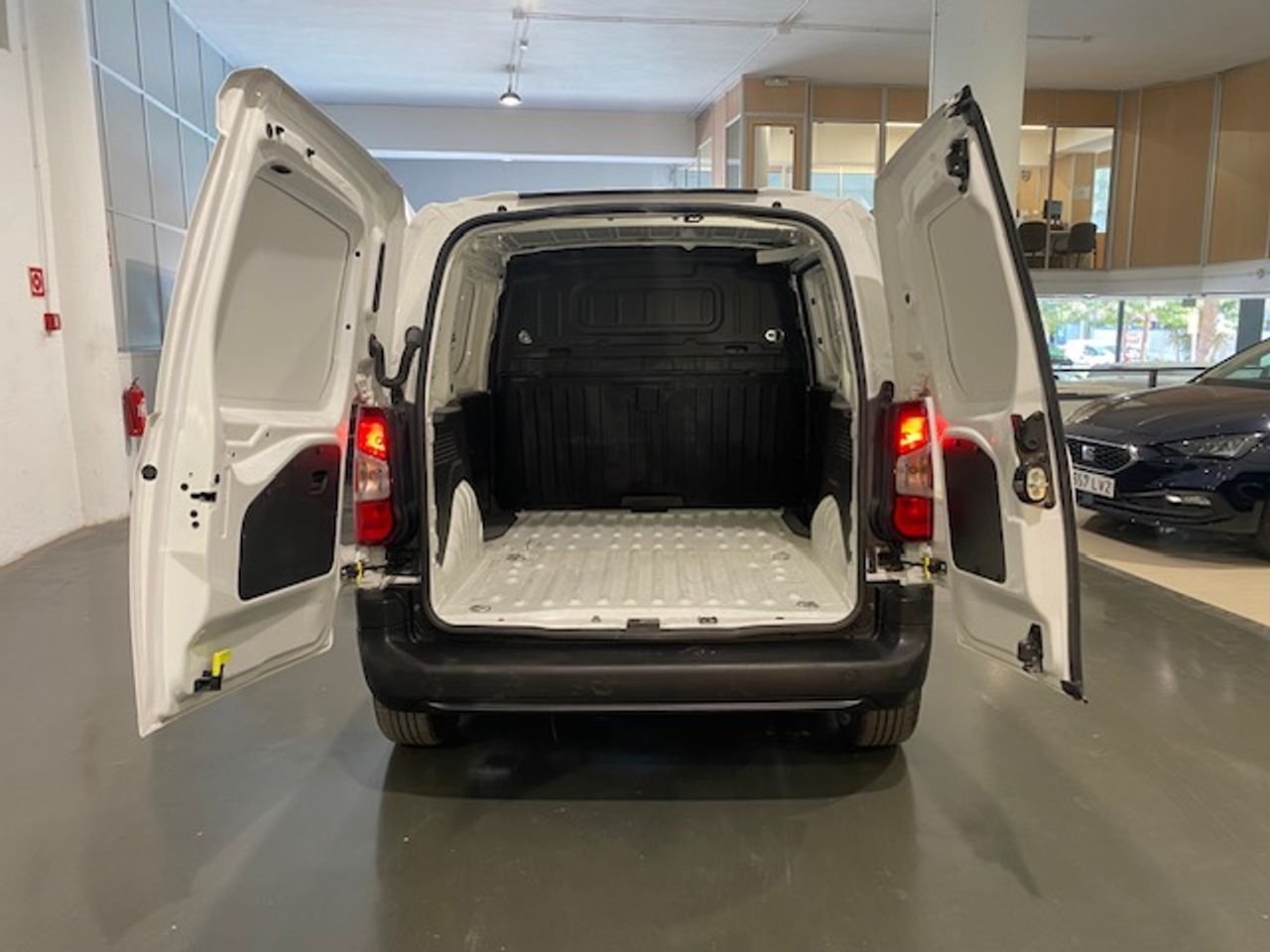 Opel Combo Cargo 1.5 TD 75kW 100CV Select L H1 1000kg - GARANTIA MECANICA - Foto 9