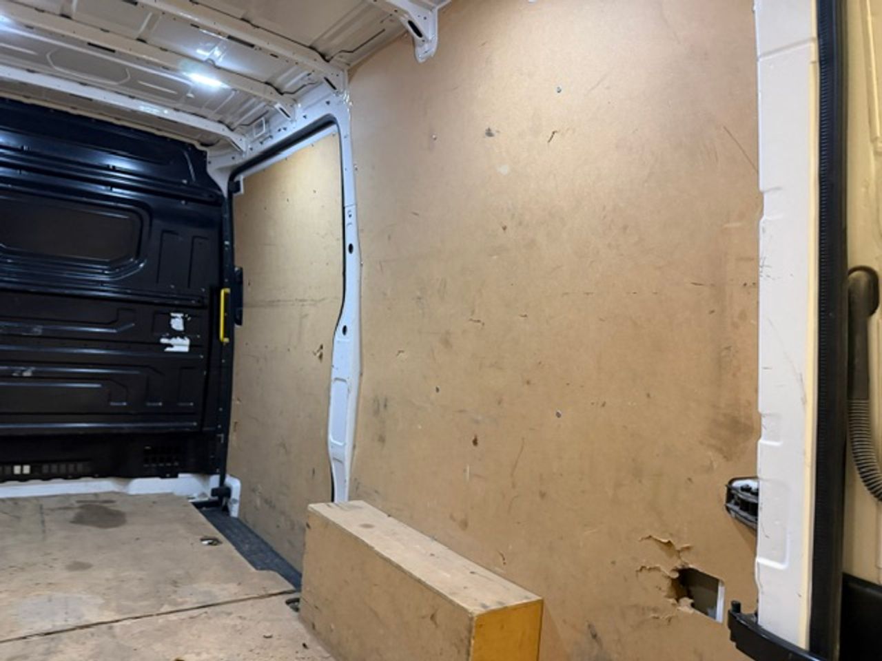 Volkswagen Crafter 35 Furgon BM TA L3H3 2.0TDI 103kW140CV - GARANTIA MECANICA - Foto 13