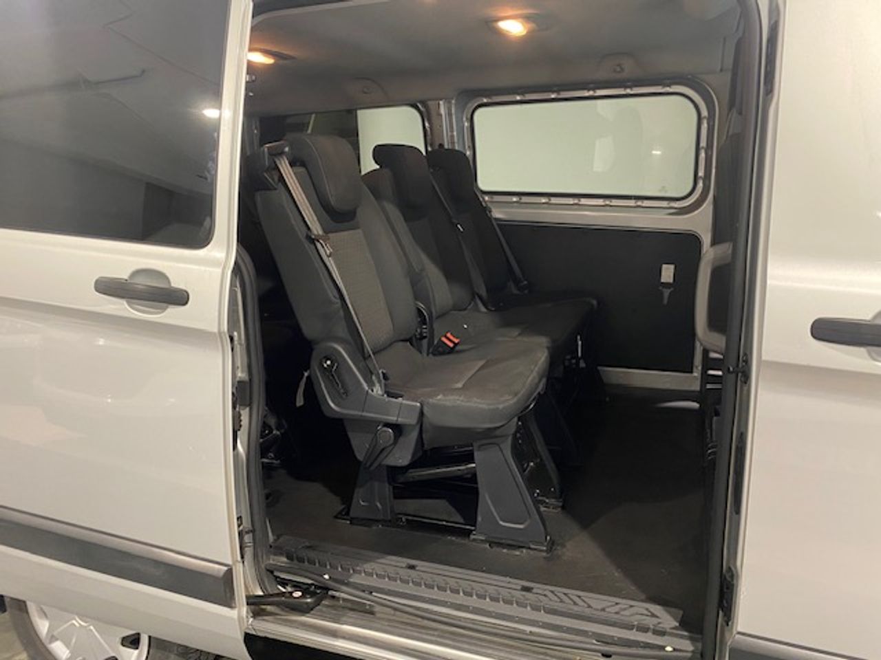 Ford Transit Custom Kombi 2.0 TDCI 320 L1 Trend - GARANTIA FÁBRICA 08/2026 - Foto 15