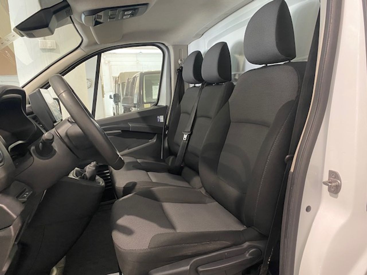 Renault Trafic Furgon L1H1 Blue dCi 130 CV - GARANTIA FÁBRICA 06/2027 - Foto 26
