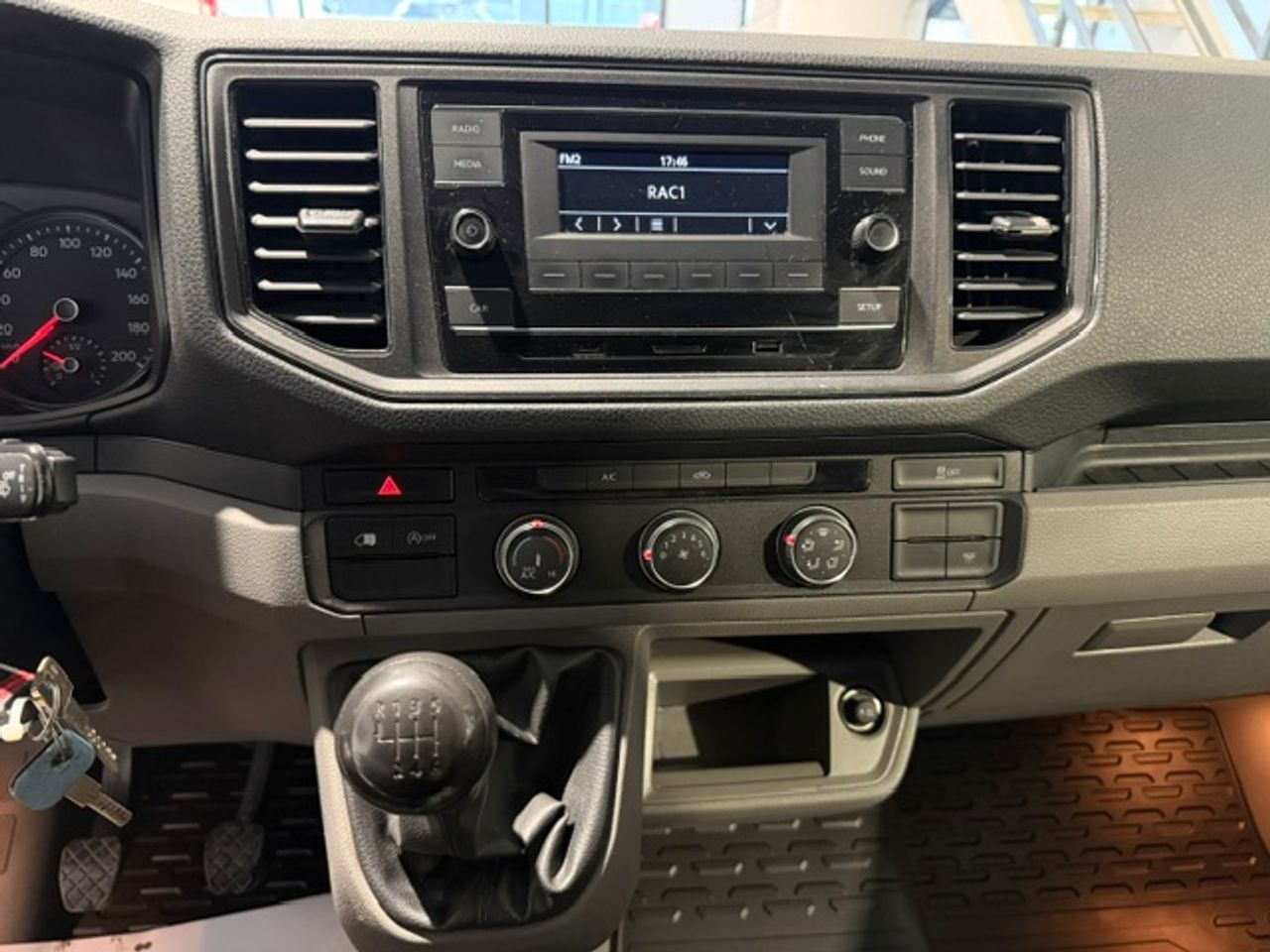 Volkswagen Crafter Furgón 30 BM TN L3H2 2,0TDI 103KW - Foto 15